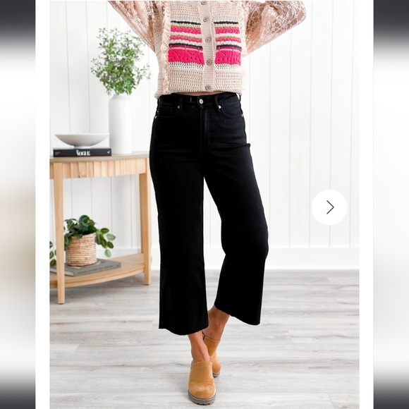 Judy Blue BLACK Tummy Control Raw Hem Wide Leg Cropped Jeans - Picture 9 of 14